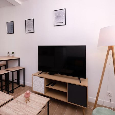 Le Nostradamus - Magnifique Appartement Cours Principal Plein Centre Avec Parking سالو دو بروفونْسْ المظهر الخارجي الصورة