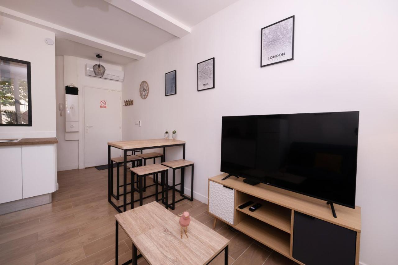 Le Nostradamus - Magnifique Appartement Cours Principal Plein Centre Avec Parking سالو دو بروفونْسْ المظهر الخارجي الصورة